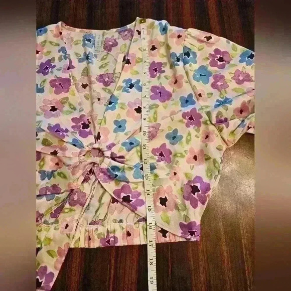 Amisu Pink Blue Green Floral Cropped Long Sleeved Blouse Size L Like New - Picture 11 of 12